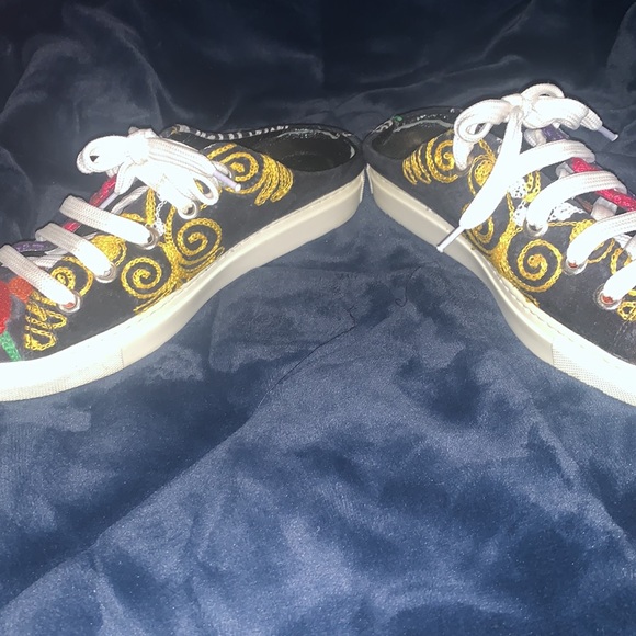 Zayzani slip on shoes hand woven designer no two pairs are the same - Picture 4 of 4